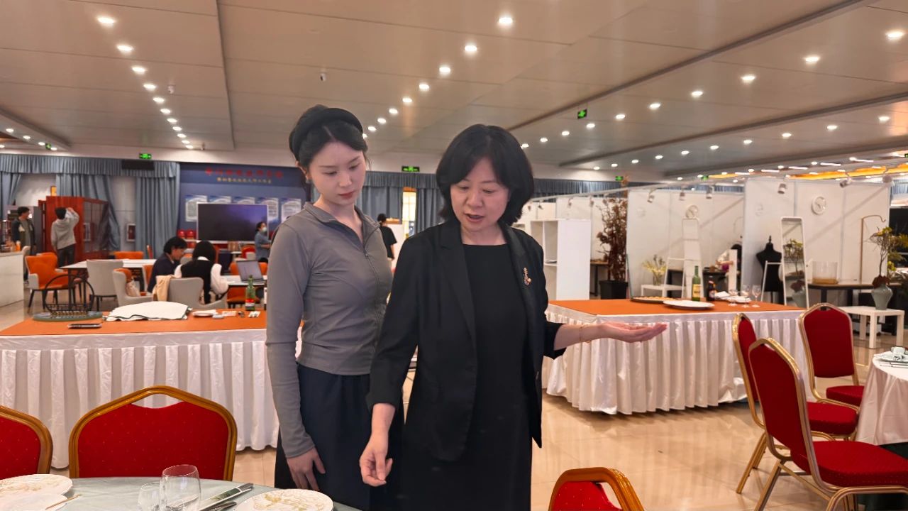 4年培養(yǎng)3名“全國技術(shù)能手”，中原技能大師陳初：我最自豪的是選擇了職業(yè)教育丨走進技能大師工作室