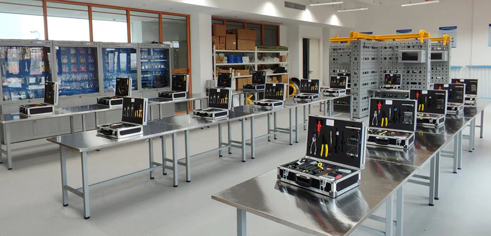 網(wǎng)絡(luò)綜合布線實(shí)訓(xùn)室案例